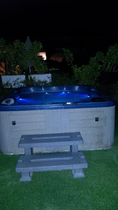 Einer der sechs Jacuzzis R2 Romantic Fantasia Suites - Adults only