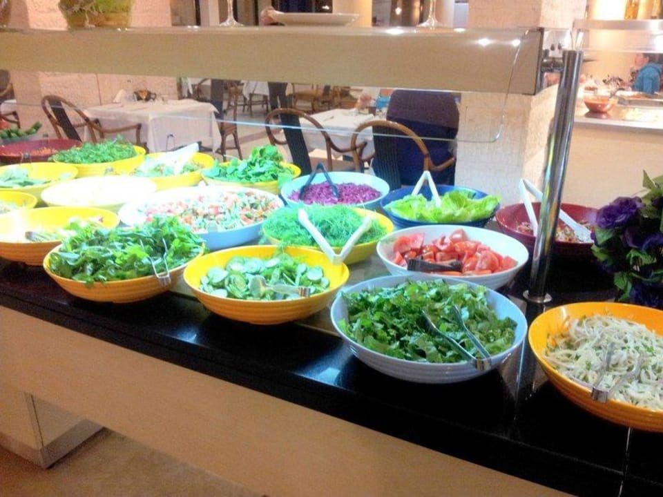 Большой выбор овощей Aska Hotel Just in Beach