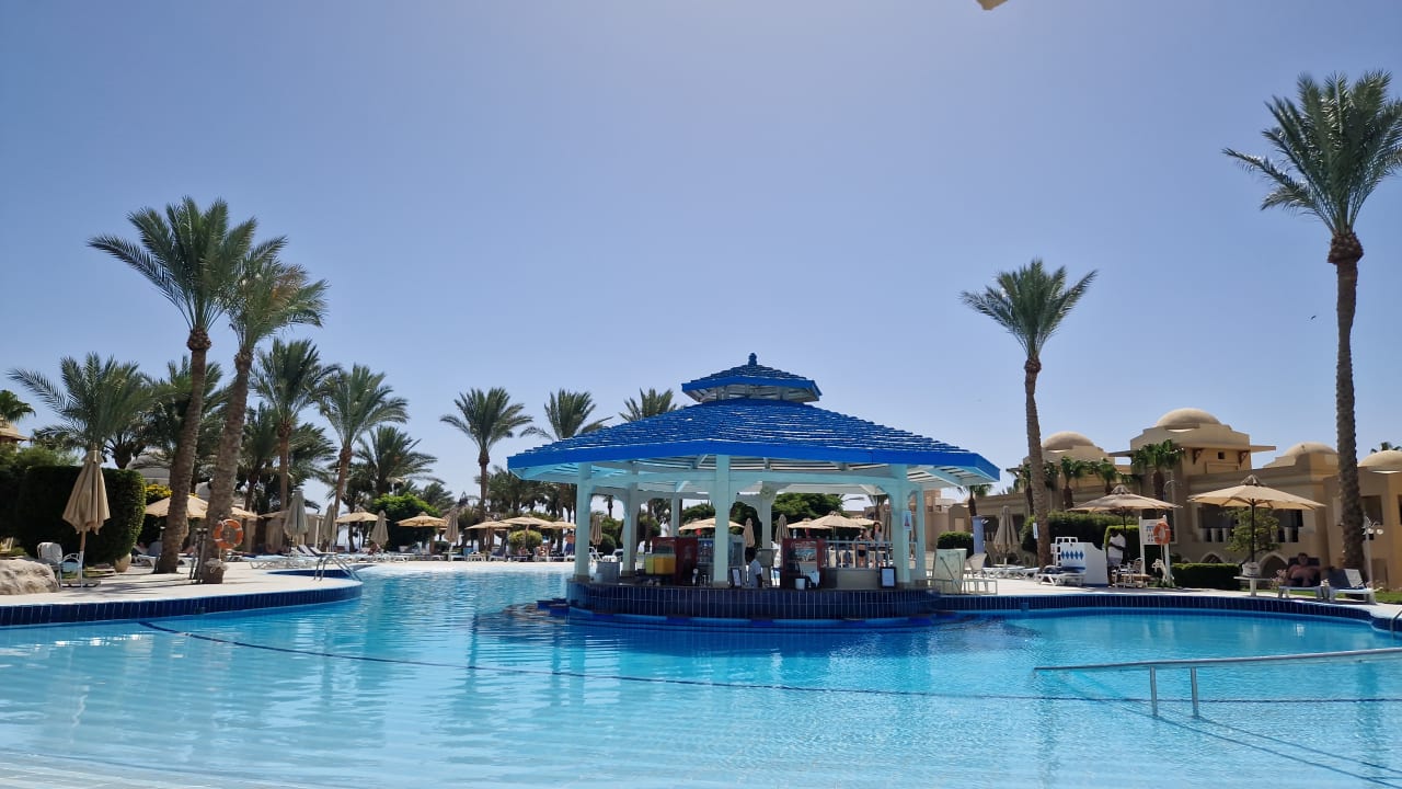 Pool Serenity Alpha Beach