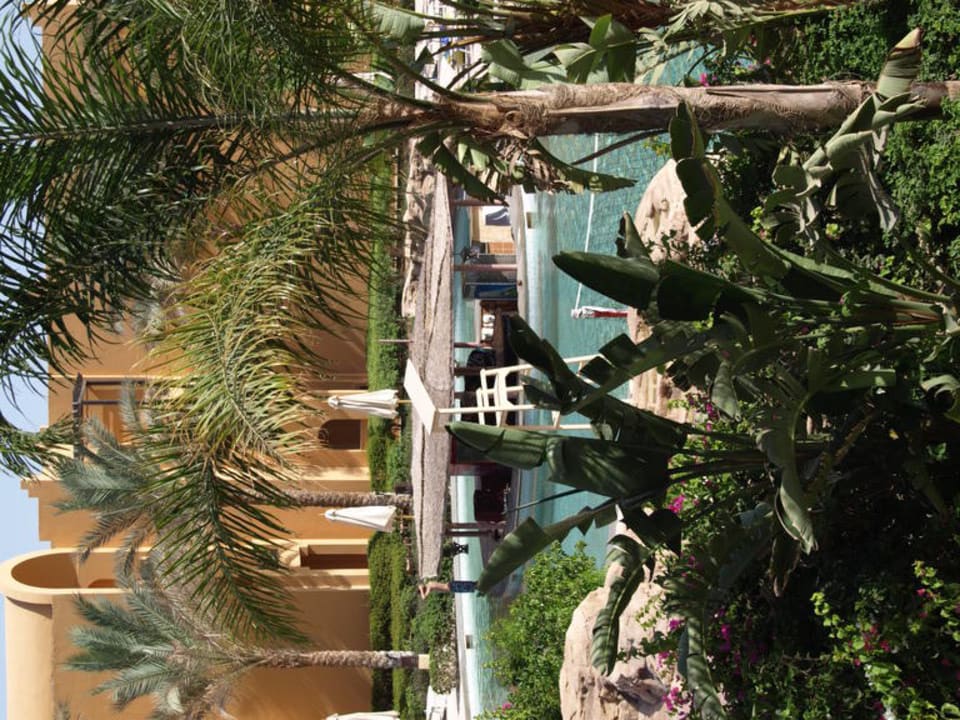 Blick vom Balkon auf die Poolbar Stella Beach Resort & Spa Makadi Bay