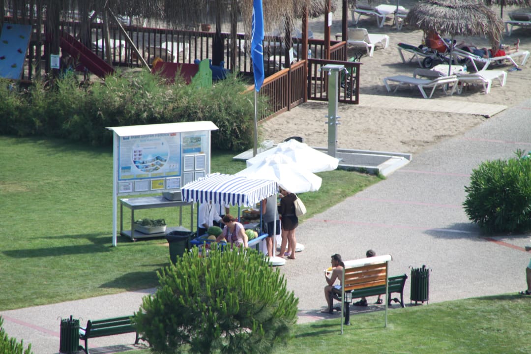 Mais und Melonen Service am Strand  Voyage Belek Golf & Spa