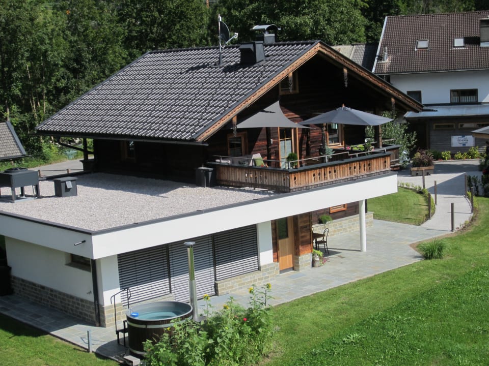 Außenansicht Luxus Chalet Fasserhäusl im Zillertal - Sauna ,Hot Tub, Kamin & Alpenblick für bis zu 10 Personen