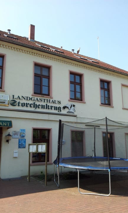 Hotel mit Storch und Kameramast Landhotel Storchenkrug