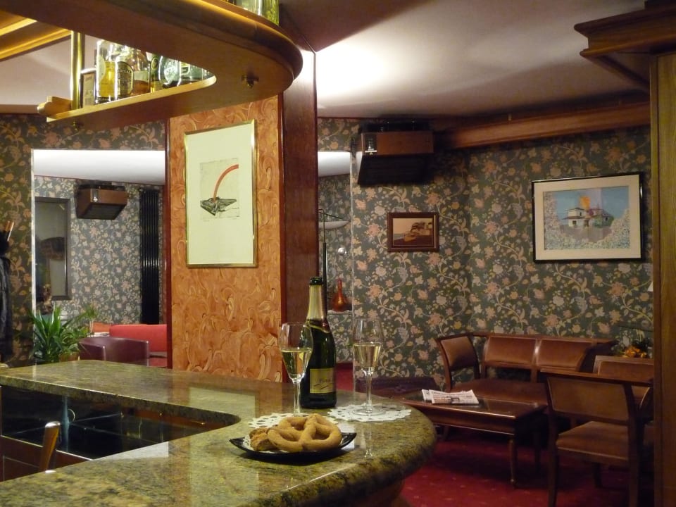 Hall La Villa, Sure Hotel Collection by Best Western