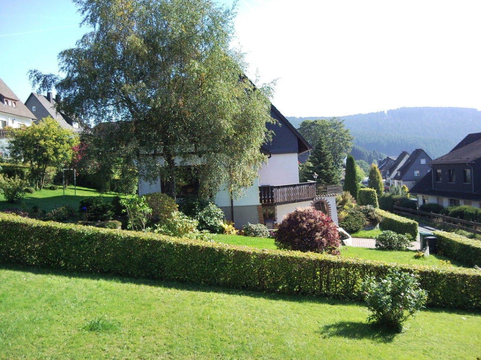 Gartenbereich Ferienwohnung Wiese Ferienwelt Winterberg