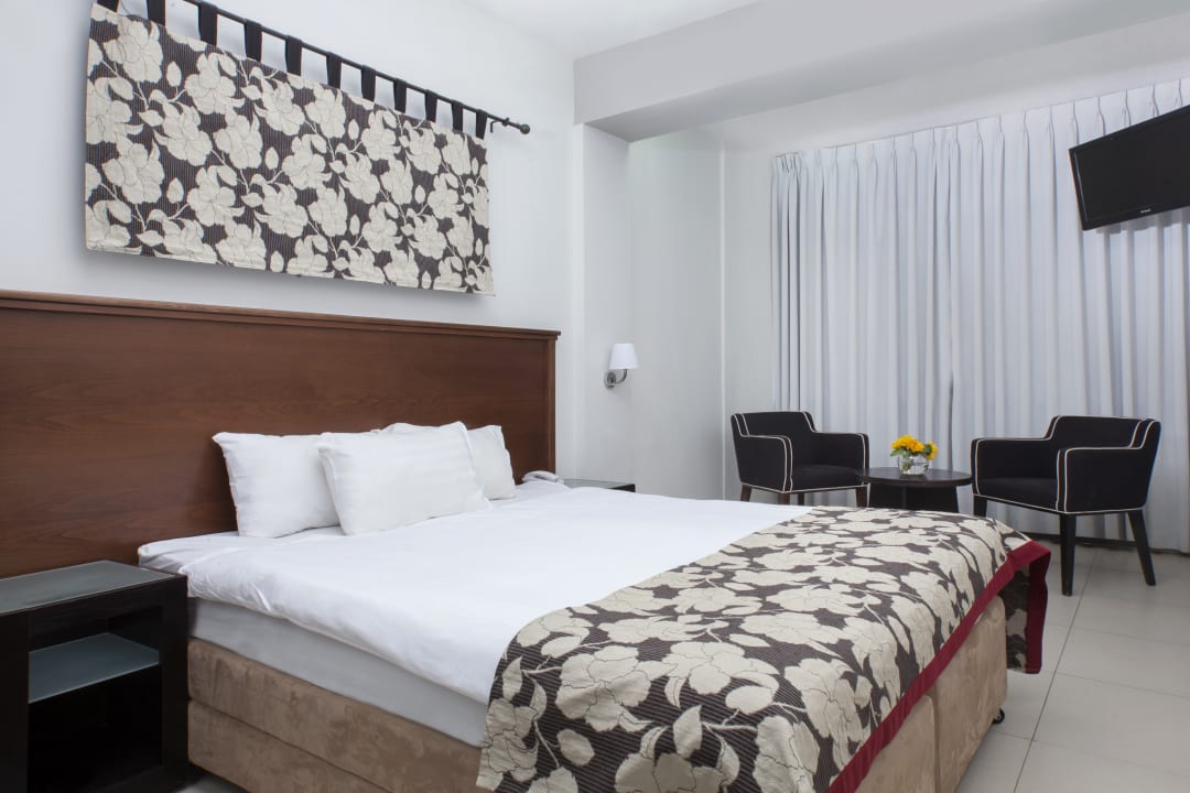 Zimmer Tooly Eden Inn