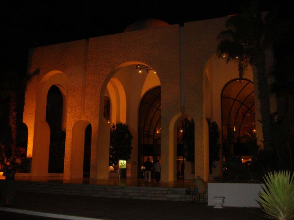 L'entrée Hotel Royal Garden Palace