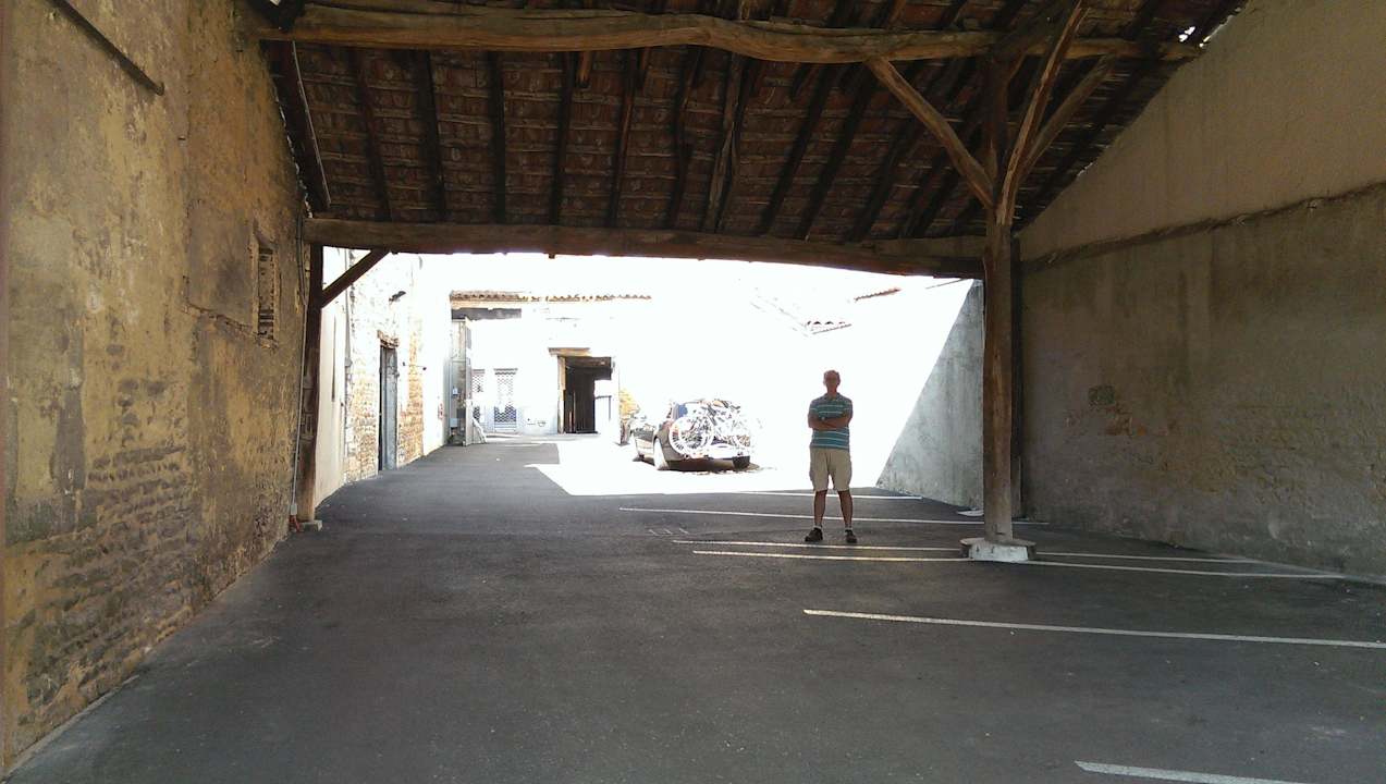 Parken im Innenhof Hotel Le Griffon d'Or