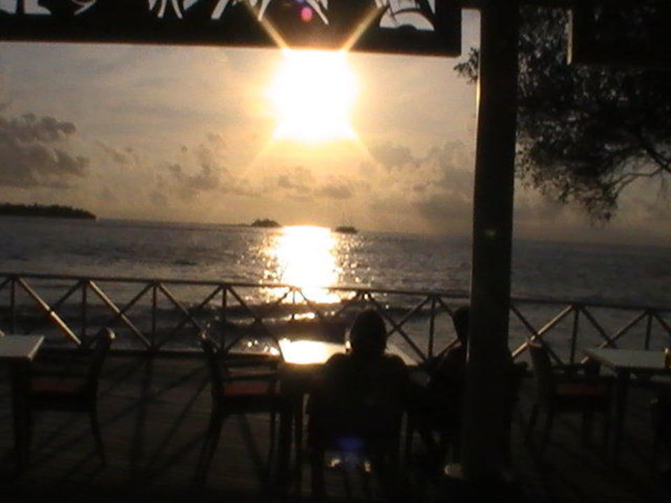 Sonnenuntergang von der Snackbar aus gesehen Cinnamon Dhonveli Maldives