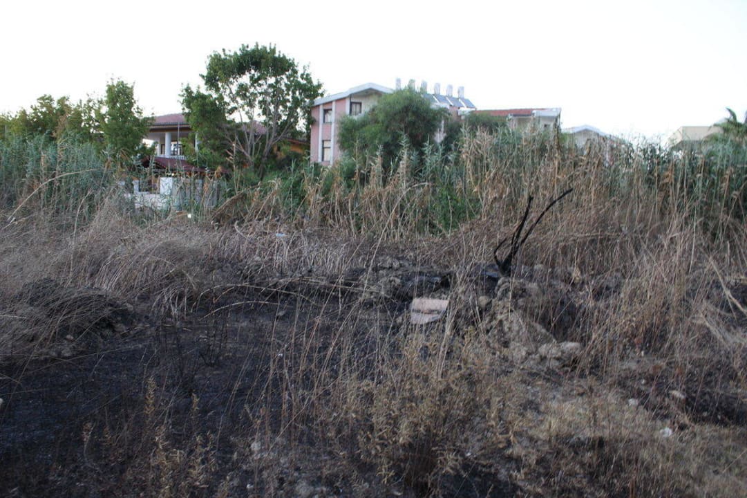 Auf dem Weg zum Strand Side Royal Paradise Hotel