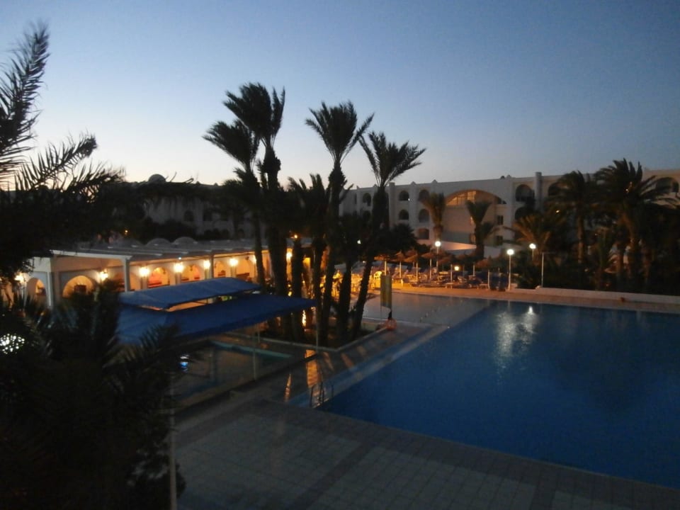 Ruhepool mit Poolbar Calimera Yati Beach