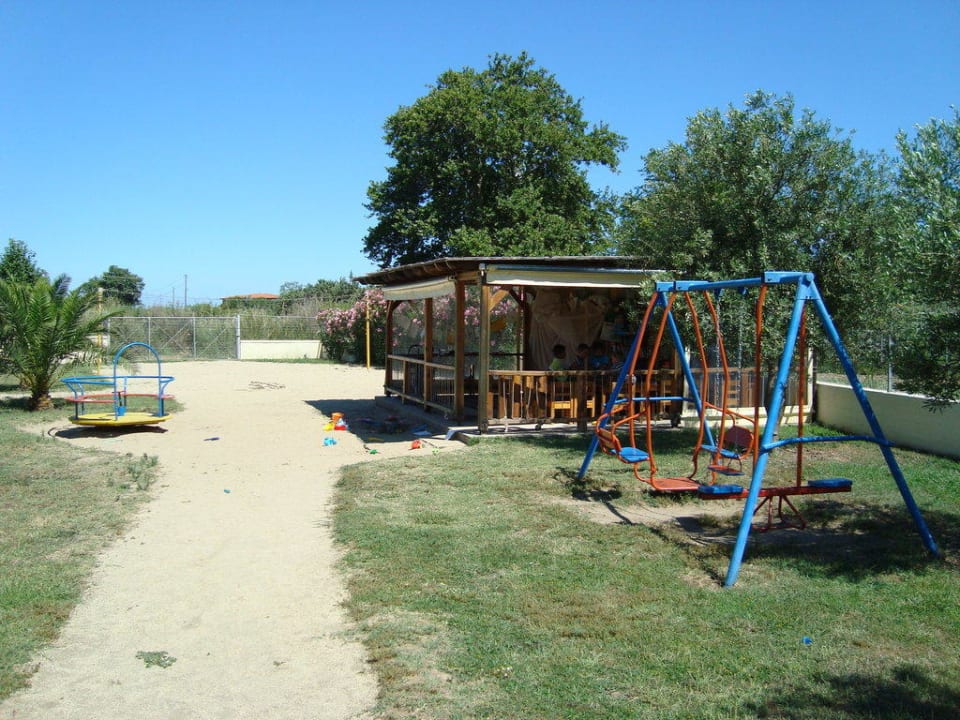 Kinderspielplatz und Haus Villa Kalypso