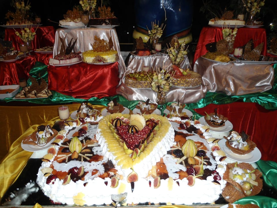 Десертики Golden Beach Resort