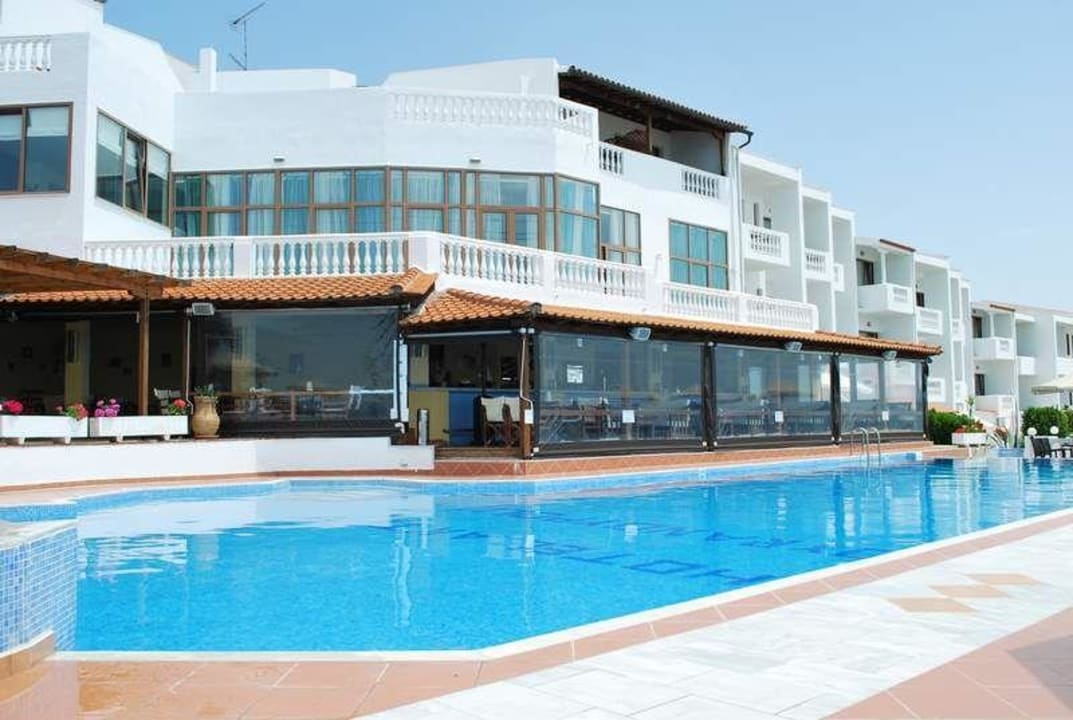 Basen akti ouranoupoli Akti Ouranoupolis