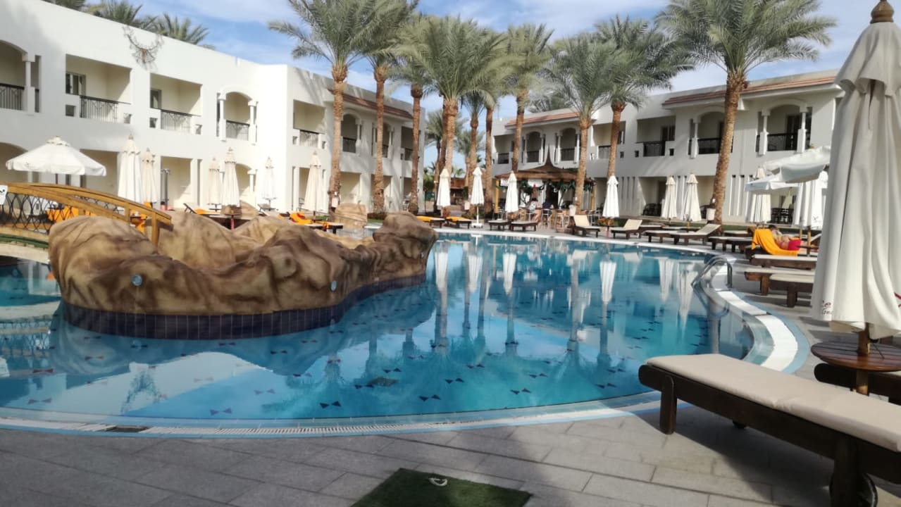 Pool Xperience St. George Homestay