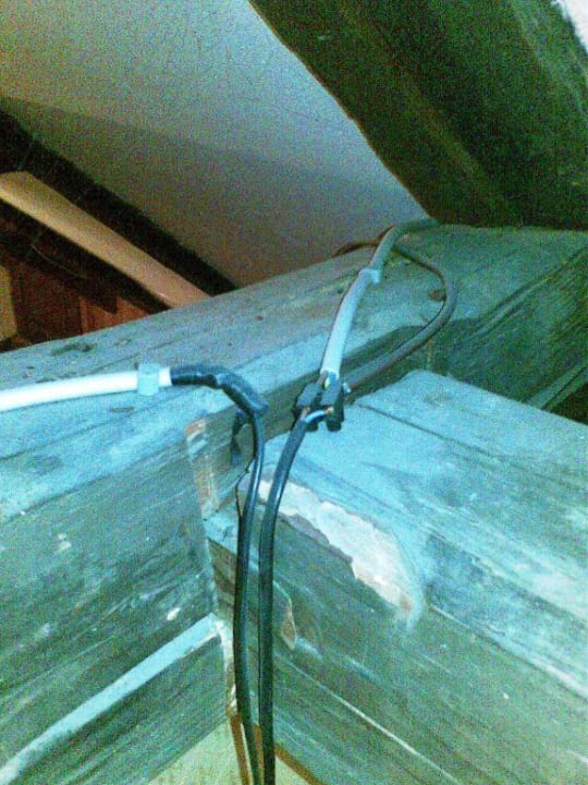 Lebensgefährliche Elektroinstallation im Zimmer Hotel Villa Seehof