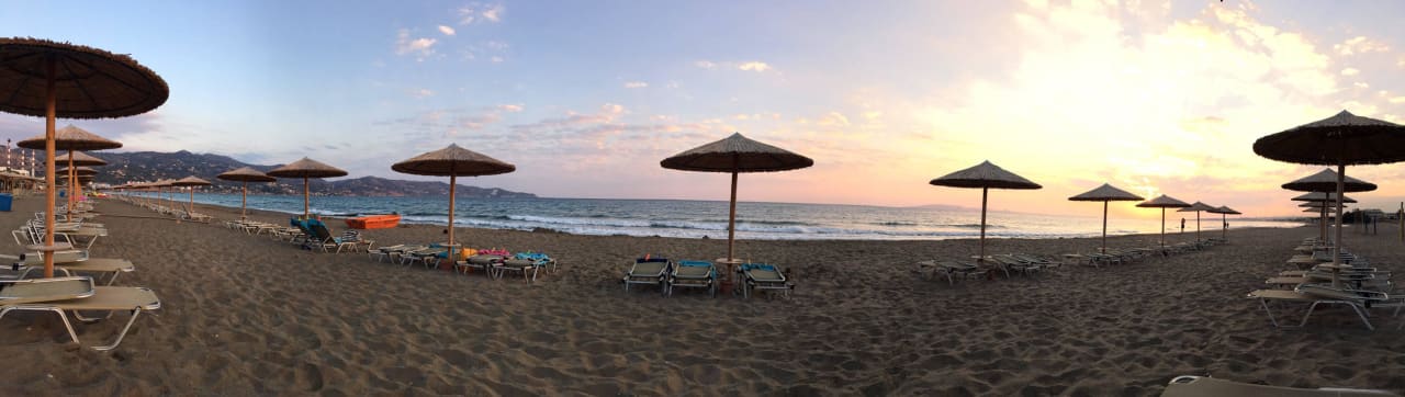 Sandstrand am Morgen Apollonia Beach Resort & Spa