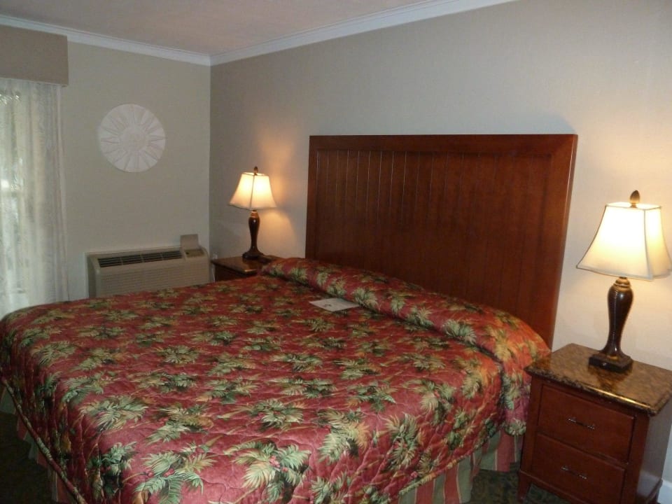 Klima neben Bett Hotel West Wind Inn