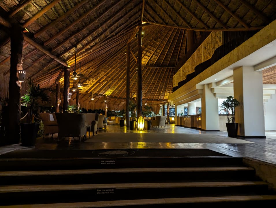 Lobby Akumal Bay Beach & Wellness Resort