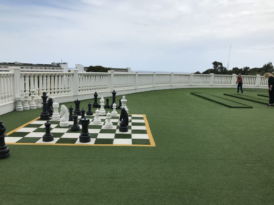 Hier kann man Dame XXL, Minigolf und Ping Pong spielen  Litore Resort & Spa