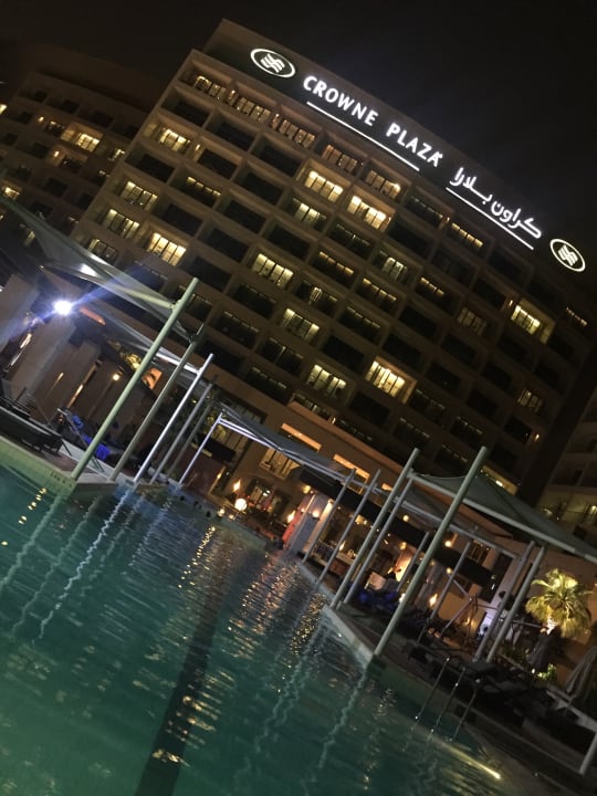 Pool Crowne Plaza Hotel Yas Island