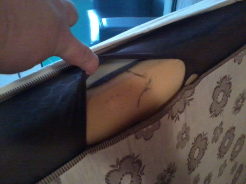 Haare auf matratze und sofa Hotel Bergland-Hof