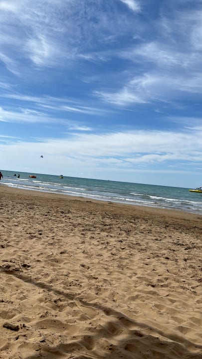 Strand Dream World Aqua Hotel