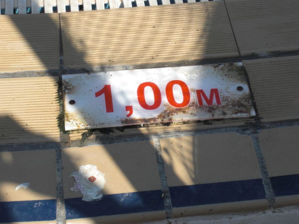 Schild Hotel El Mouradi Skanes Beach
