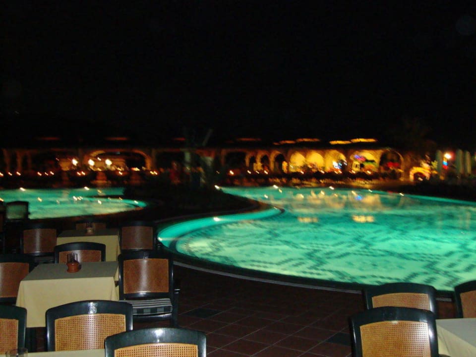 Pool am Abend Ali Bey Club