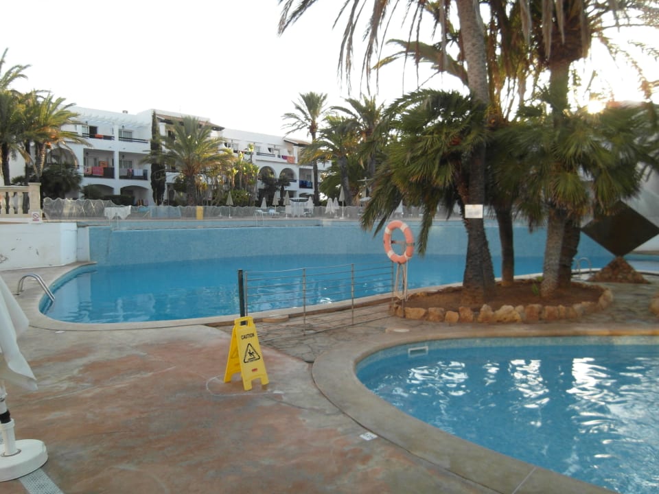 Pool Calimera Fido Gardens