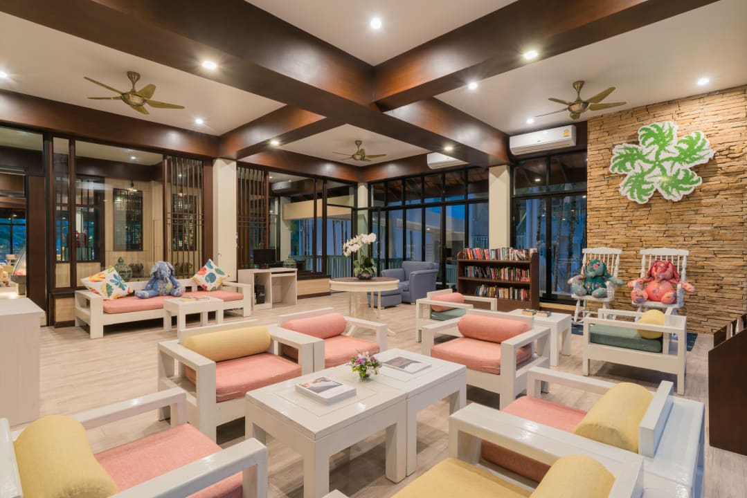 Lobby The Briza Beach Resort Khaolak