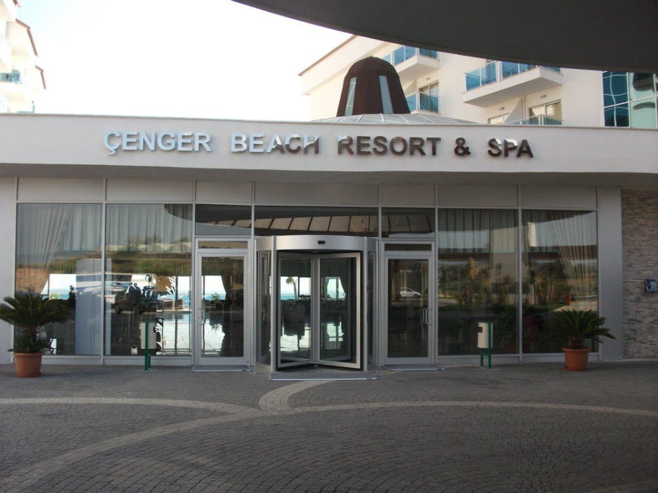 Haupteingang Cenger Beach Resort & Spa