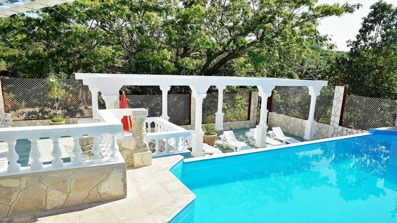 Neues Sonnendeck mit Pergola Ferienhaus Villa MariEnzo