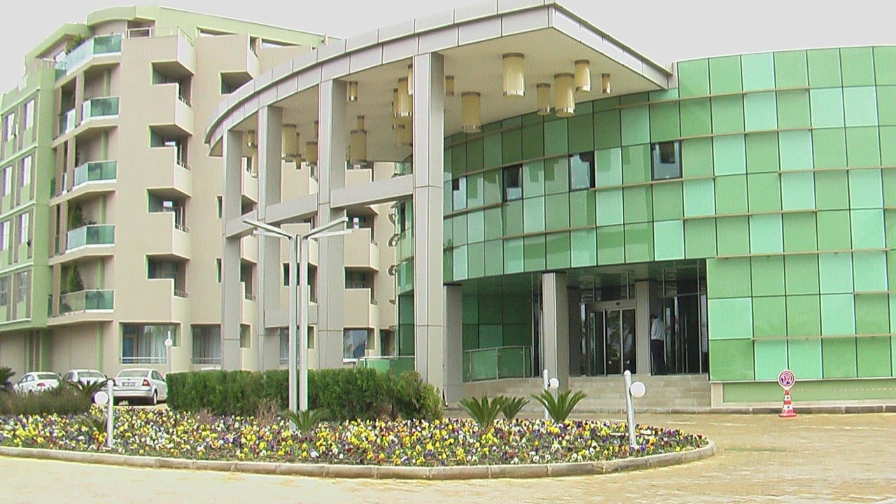 Landseite-Eingang VONRESORT Golden Coast