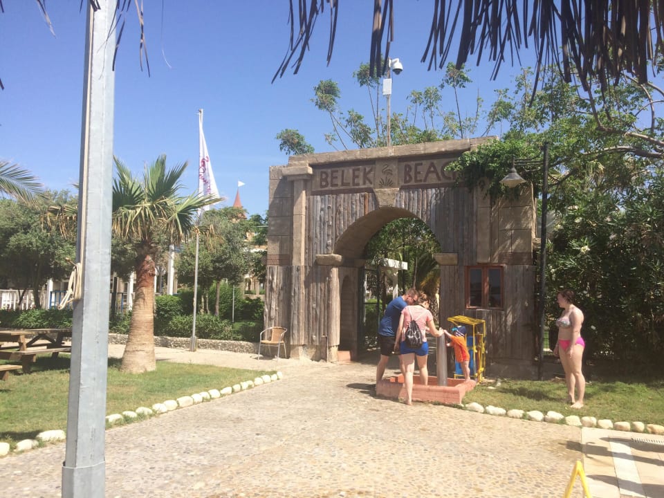 Eingang zum Strand Belek Beach Resort Hotel