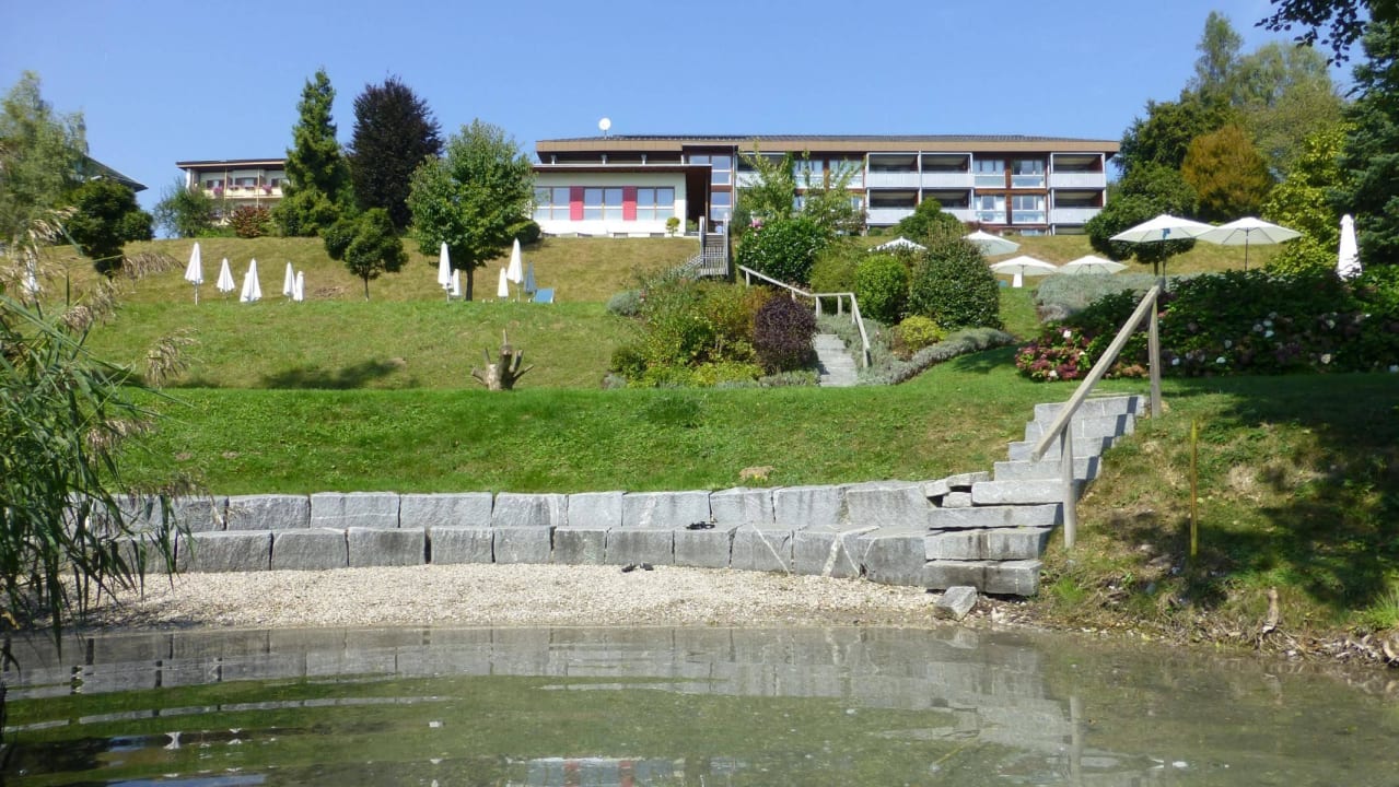 Blick auf das Gebäude Apartments am See Domenig