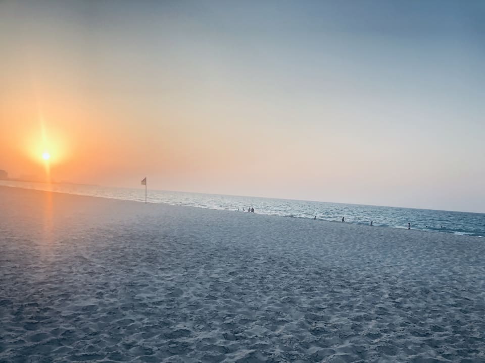 Strand Saadiyat Rotana Resort &  Villas