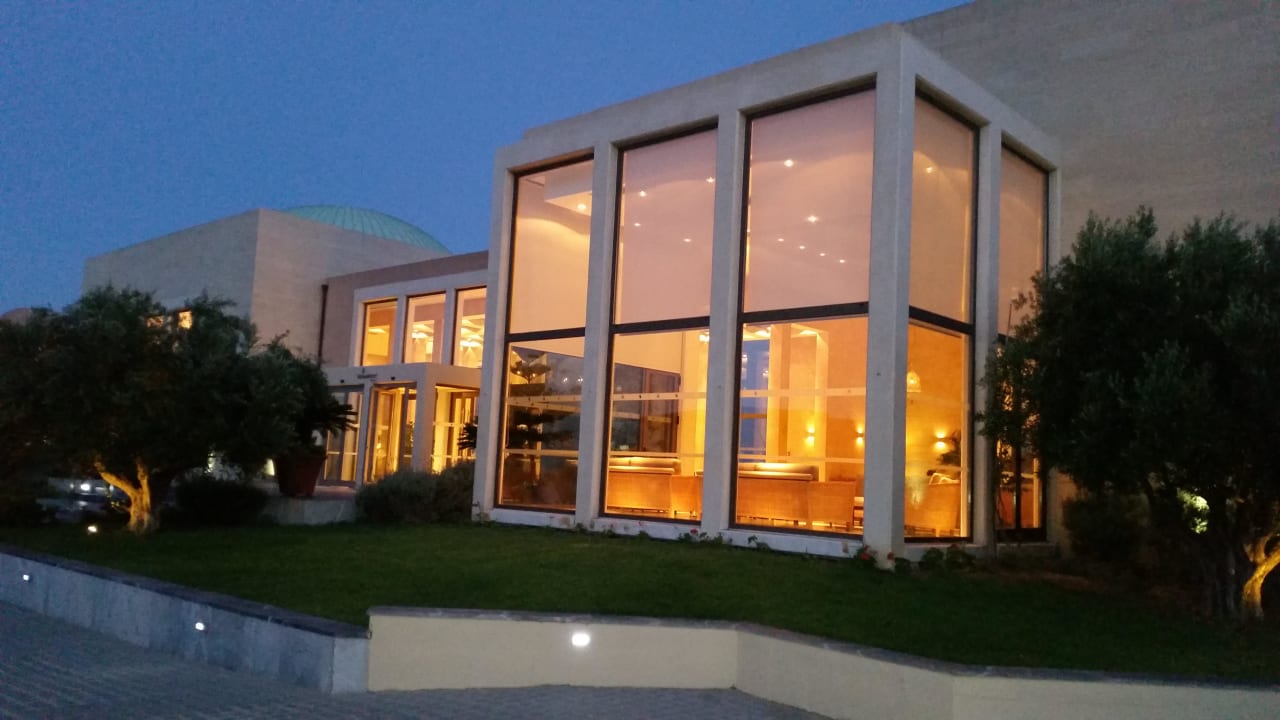 Bei Nacht Atlantica Belvedere Resort