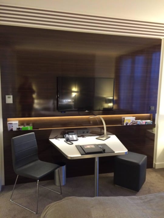 Sicht aus Richtung Bett Lindner Hotel Dusseldorf Seestern, part of JdV by Hyatt