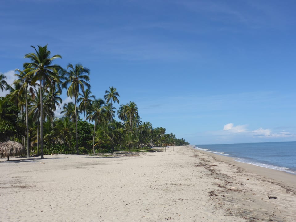 Strand Hukumeizi Hotel