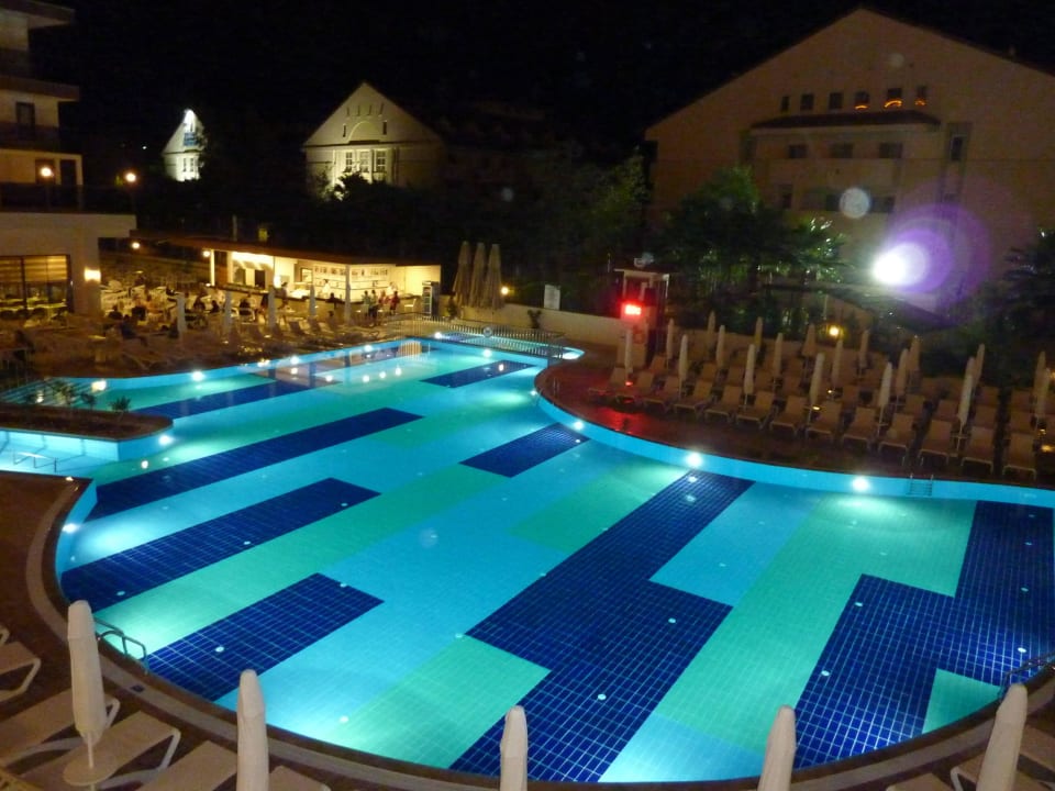 Pool Glamour Resort & Spa