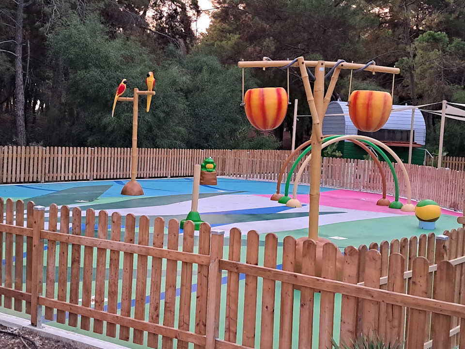 Sport & Freizeit Domes Aulūs Zante, Autograph Collection