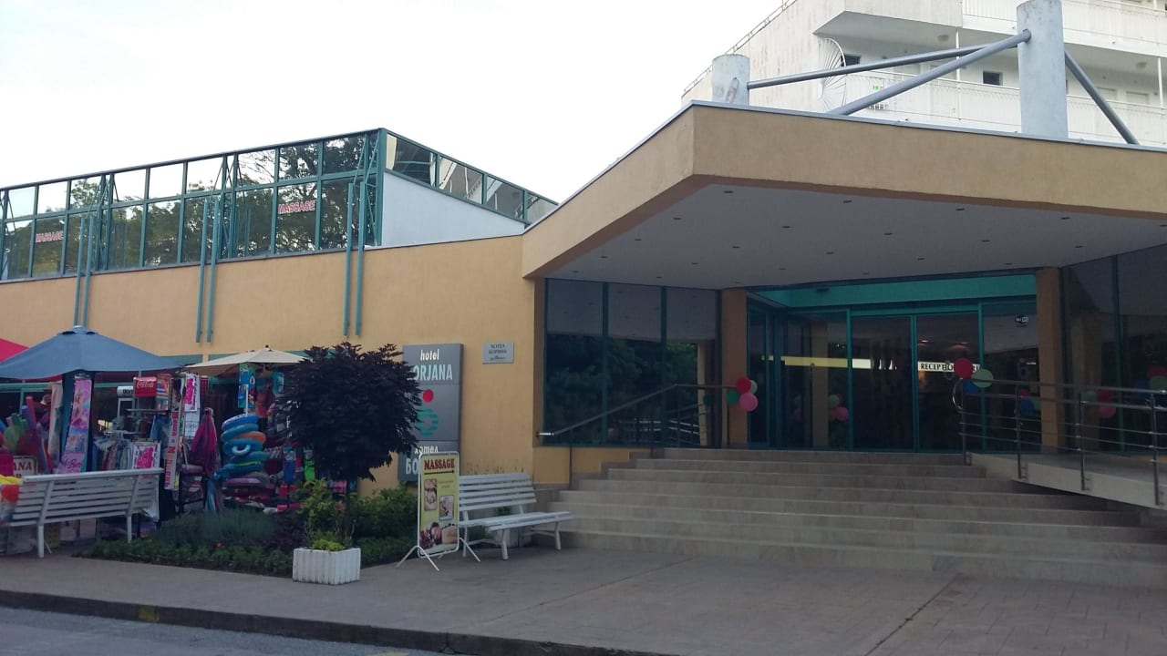 Am Hotel  Hotel Borjana