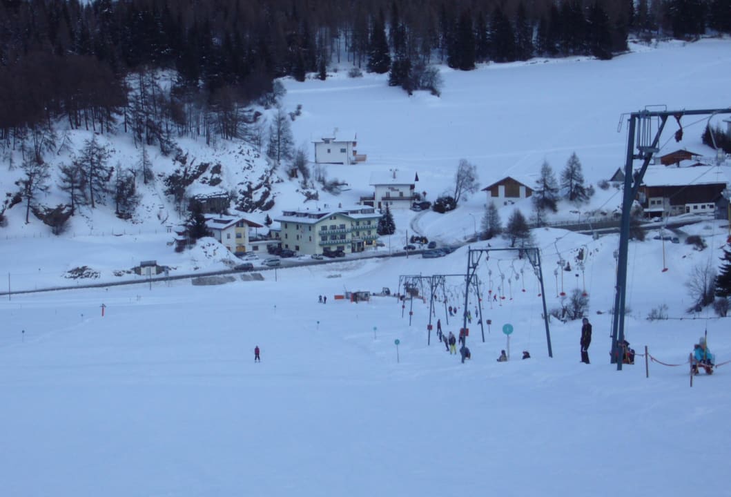 Blick vom Hausberg auf das Hotel Hotel Reschnerhof