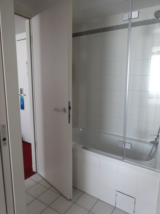 Badezimmer  NH Collection Hamburg City