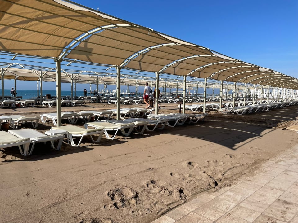 Strand Saturn Palace Resort Hotel