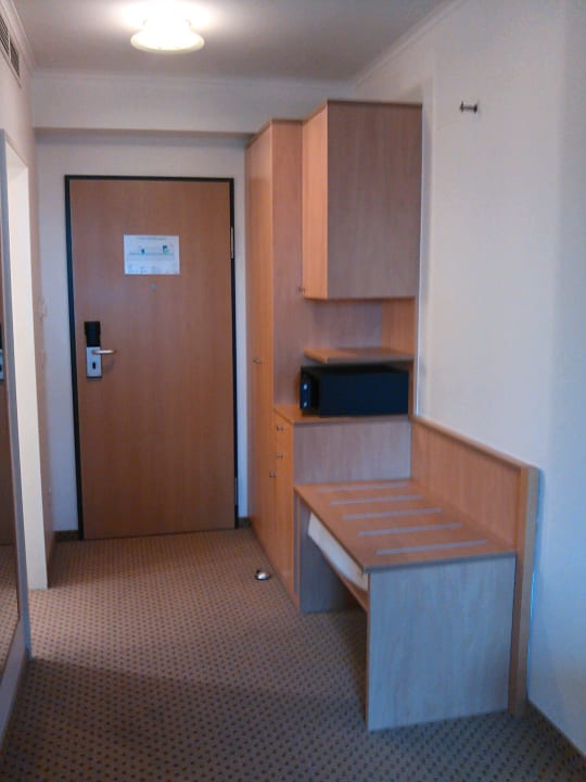 Eingangsbreich  voco Dusseldorf Seestern, an IHG Hotel