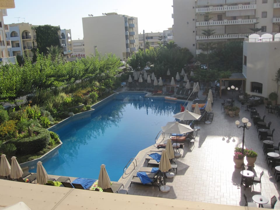 Schöner, großer Pool Hotel Theartemis Palace