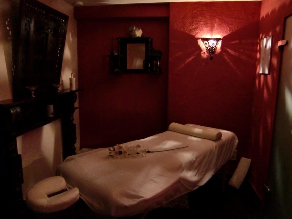 Behandlungsraum Spa-Wellness-Lounge Feriensuite Bali-Lounge