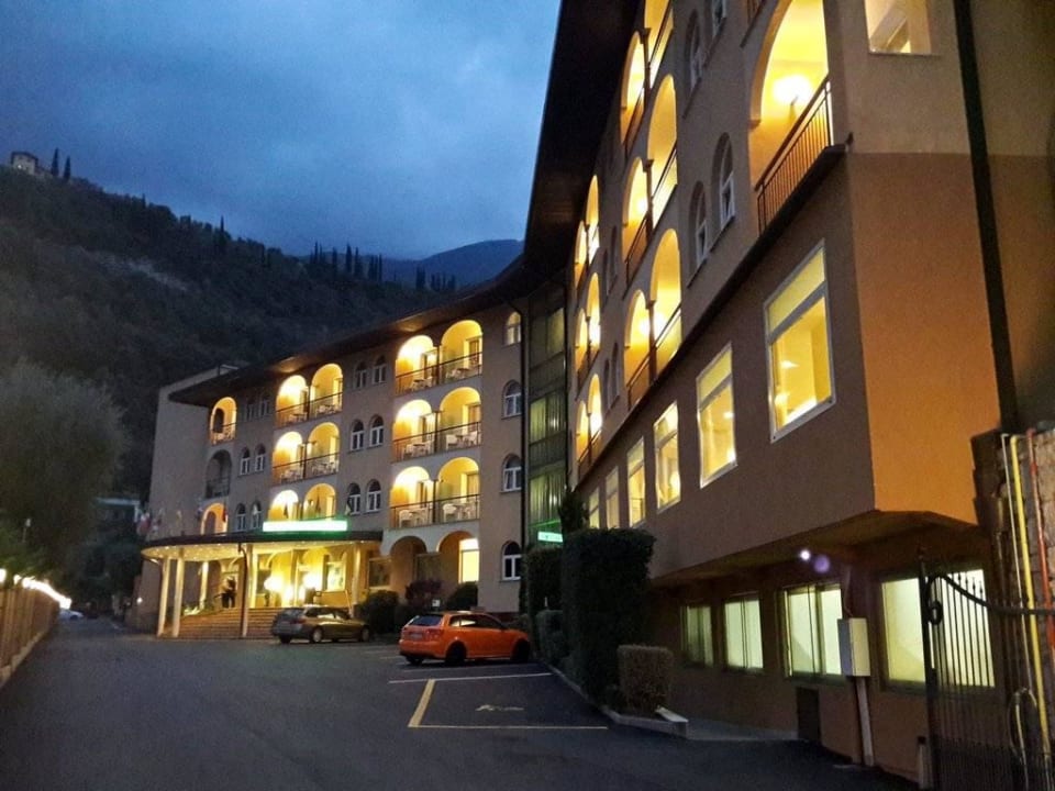 Hoteleingang Hauptgebäude Hotel Majestic Palace